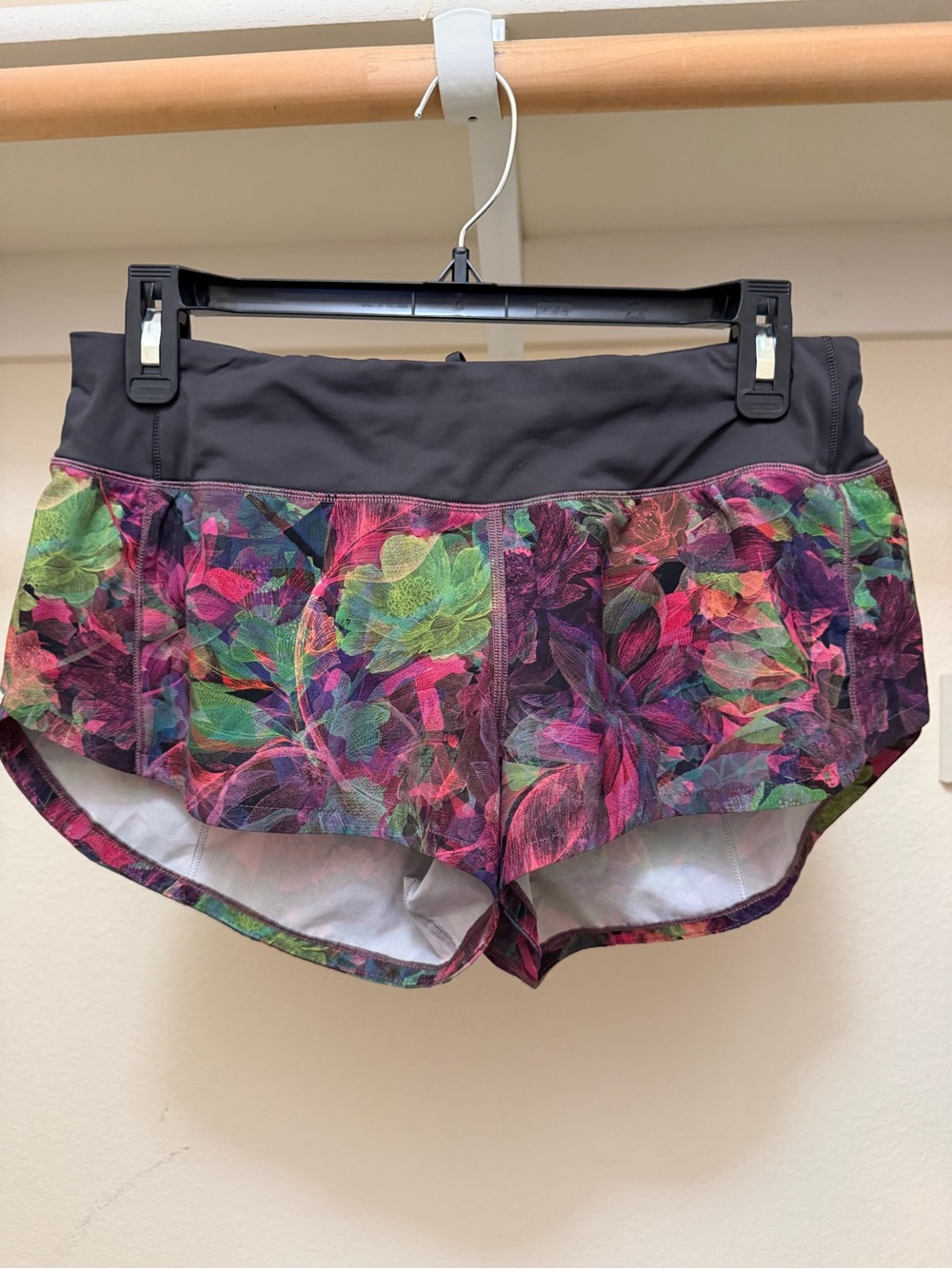 lululemon athletica Multicolor Floral Speed Up Shorts